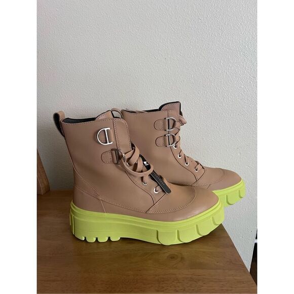 Sorel Women’s Caribou x Boot Lace boots in tan - Picture 4 of 10